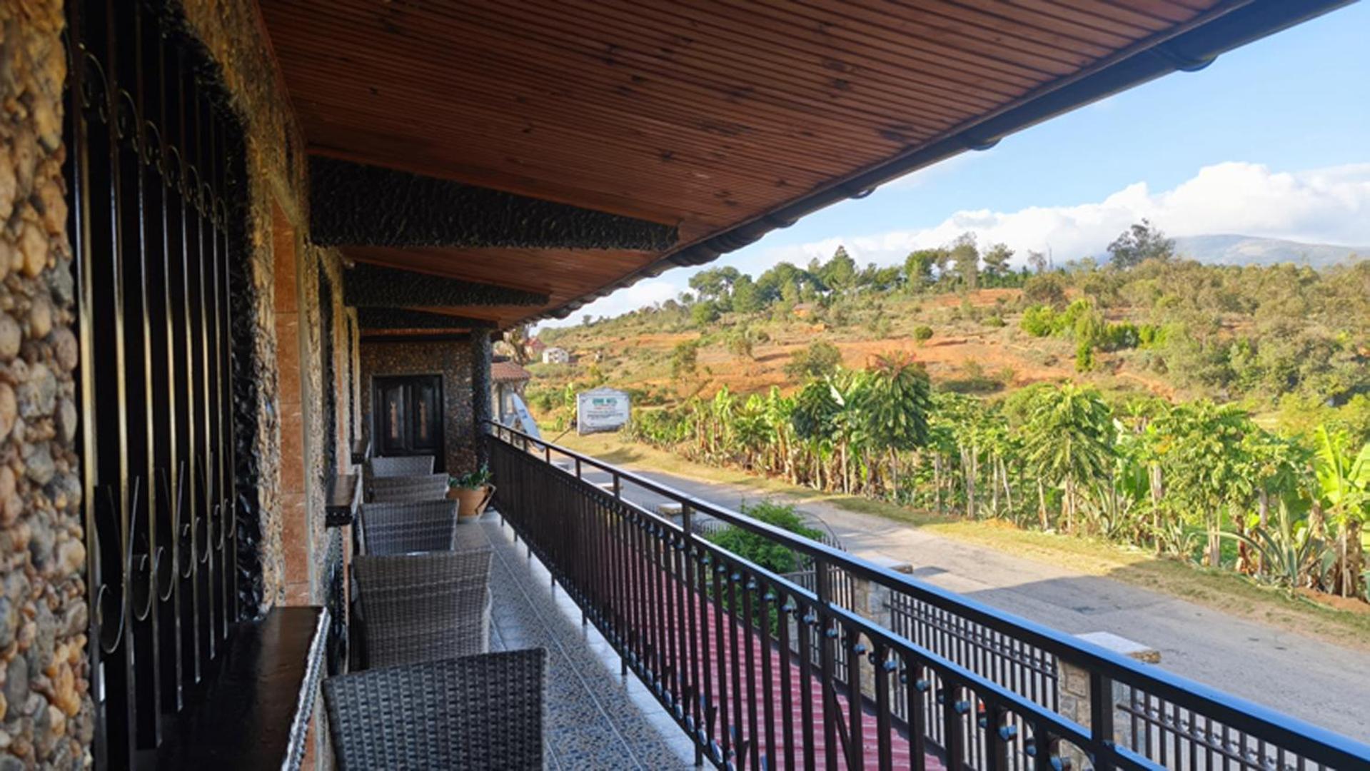 Hotel Restaurant Le Miamiam Glouglou Ambositra Ngoại thất bức ảnh